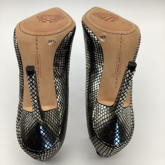 1930. Vince Camuto Silver & Black Pump NWOT Size 8.5 - Picture 10 of 13